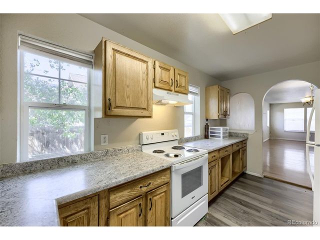 1852 Eagle St, Aurora, CO 80011