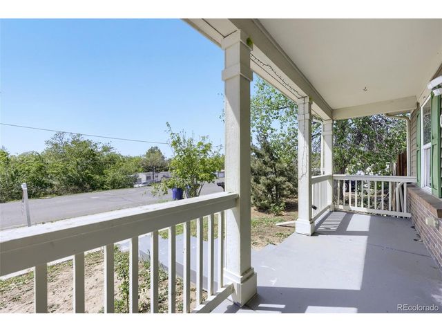 1852 Eagle St, Aurora, CO 80011
