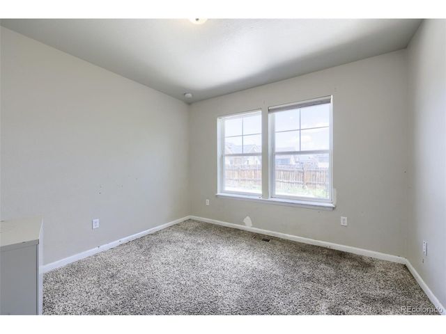 1852 Eagle St, Aurora, CO 80011