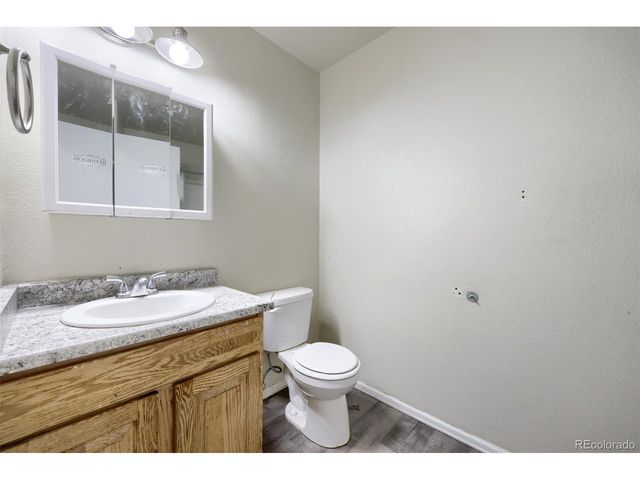 1852 Eagle St, Aurora, CO 80011