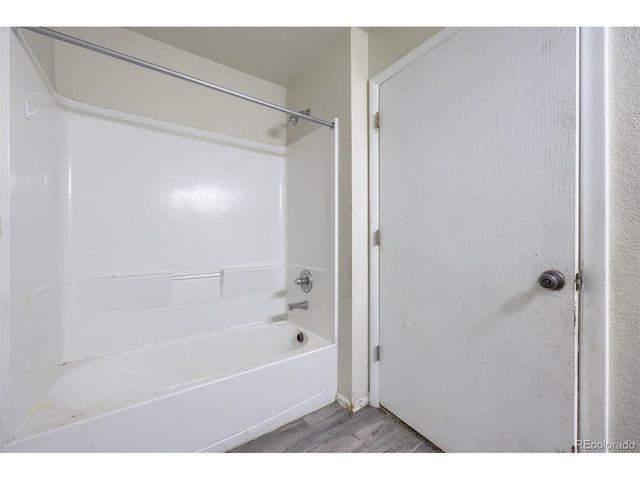 1852 Eagle St, Aurora, CO 80011
