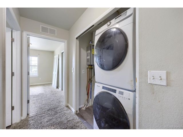 1852 Eagle St, Aurora, CO 80011