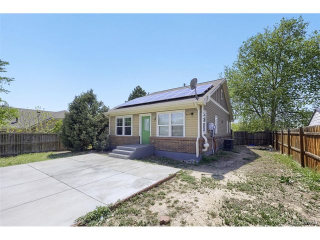 1852 Eagle St, Aurora, CO 80011