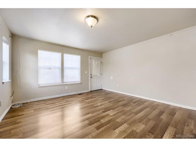 1852 Eagle St, Aurora, CO 80011