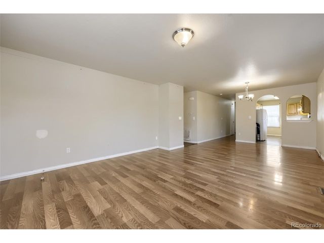 1852 Eagle St, Aurora, CO 80011
