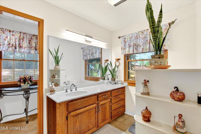 18581 W Wortham Road, Saucier, MS 39574