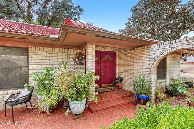 18581 W Wortham Road, Saucier, MS 39574