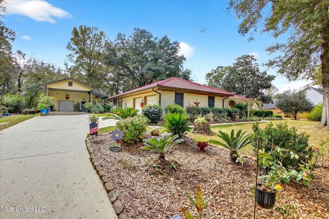 18581 W Wortham Road, Saucier, MS 39574