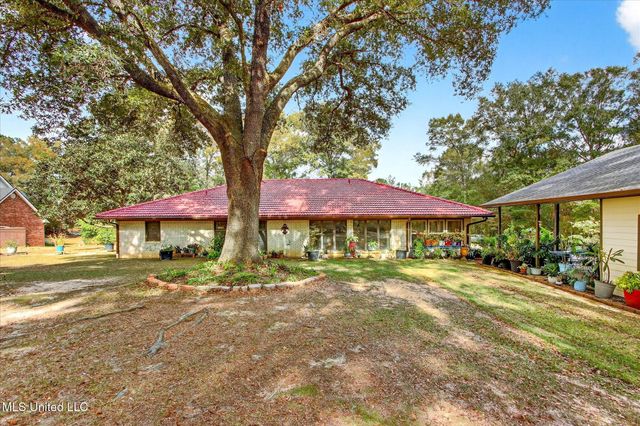 18581 W Wortham Road, Saucier, MS 39574