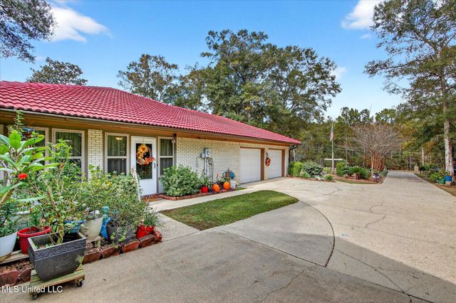 18581 W Wortham Road, Saucier, MS 39574