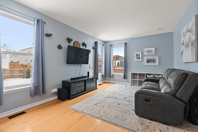 420 Wilshire Lane, Bolingbrook, IL 60440