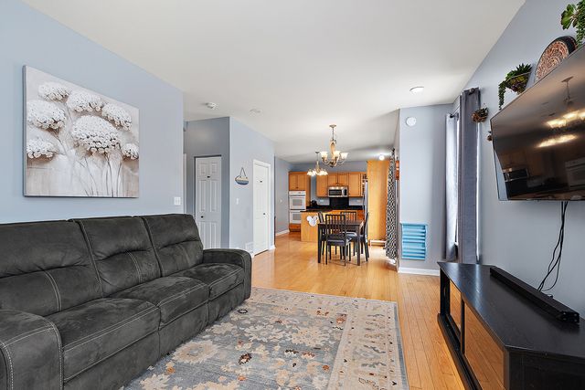 420 Wilshire Lane, Bolingbrook, IL 60440