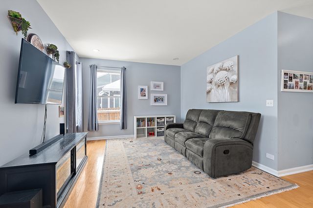 420 Wilshire Lane, Bolingbrook, IL 60440