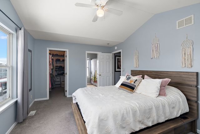 420 Wilshire Lane, Bolingbrook, IL 60440