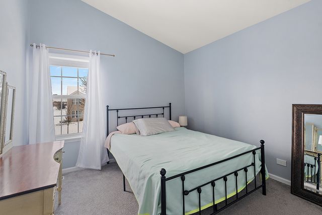 420 Wilshire Lane, Bolingbrook, IL 60440