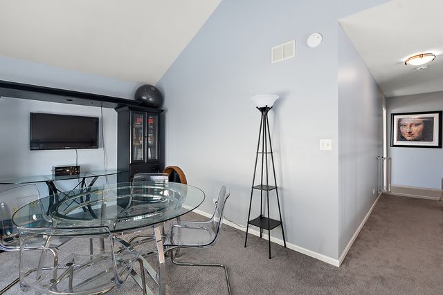 420 Wilshire Lane, Bolingbrook, IL 60440