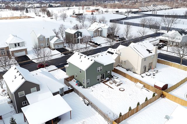 420 Wilshire Lane, Bolingbrook, IL 60440