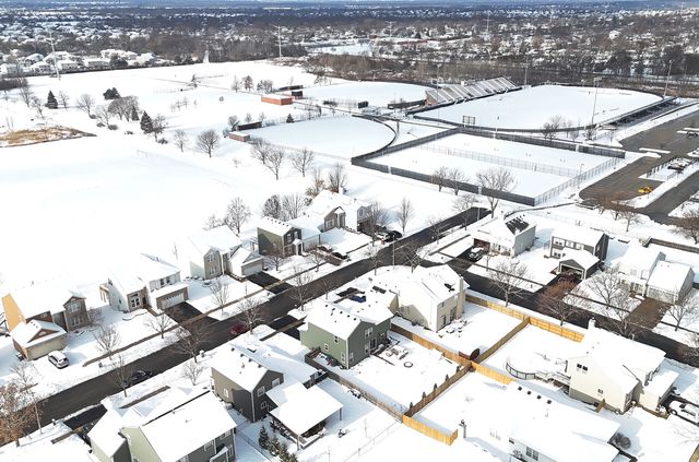 420 Wilshire Lane, Bolingbrook, IL 60440