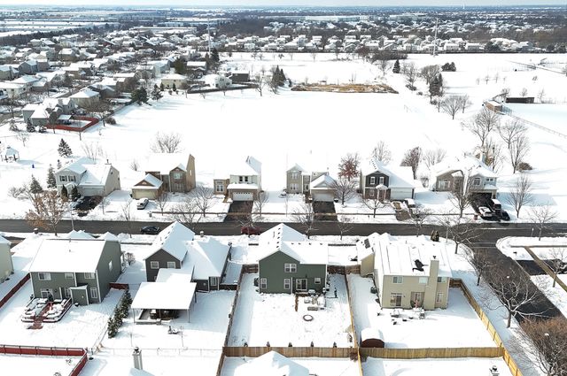 420 Wilshire Lane, Bolingbrook, IL 60440