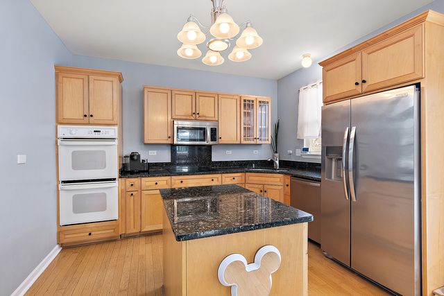 420 Wilshire Lane, Bolingbrook, IL 60440