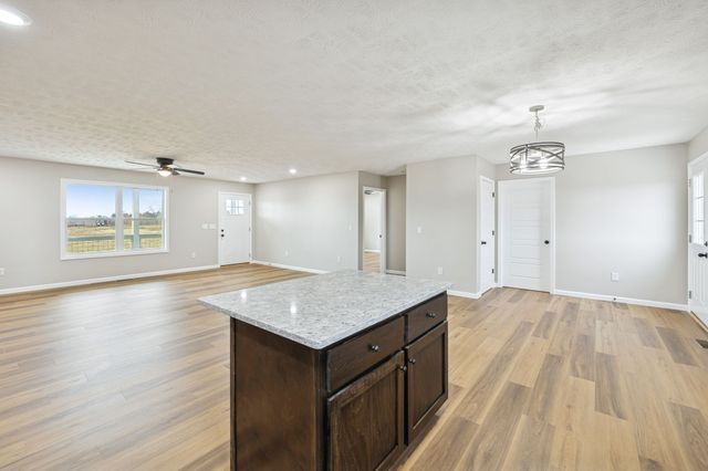 2649 Oak Knob Rd, Lafayette, TN 37083