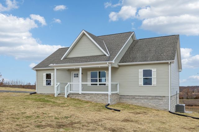 2649 Oak Knob Rd, Lafayette, TN 37083