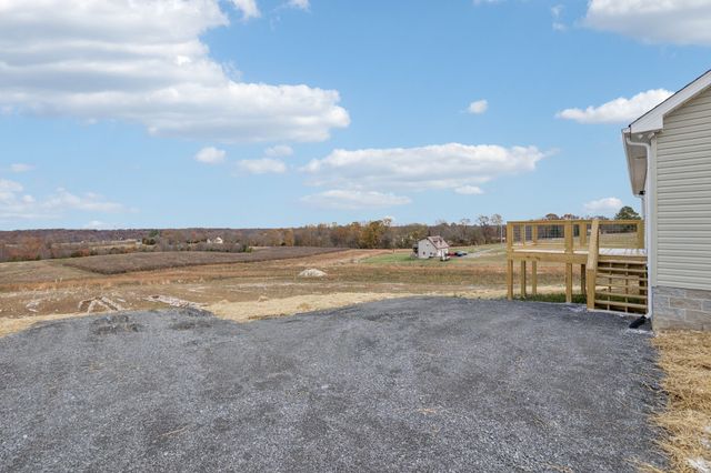 2649 Oak Knob Rd, Lafayette, TN 37083