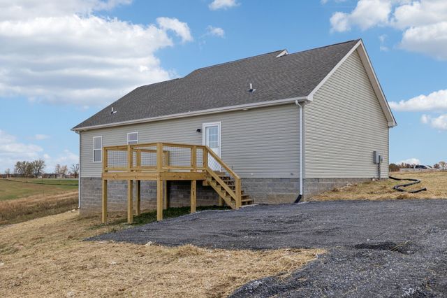 2649 Oak Knob Rd, Lafayette, TN 37083