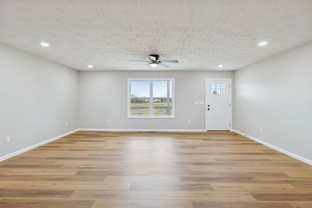 2649 Oak Knob Rd, Lafayette, TN 37083