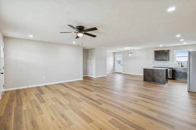 2649 Oak Knob Rd, Lafayette, TN 37083