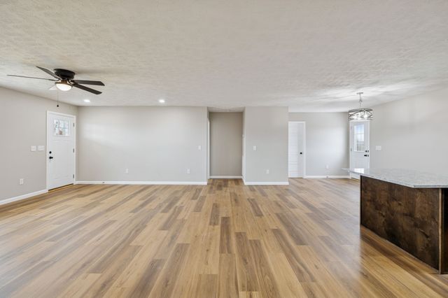 2649 Oak Knob Rd, Lafayette, TN 37083