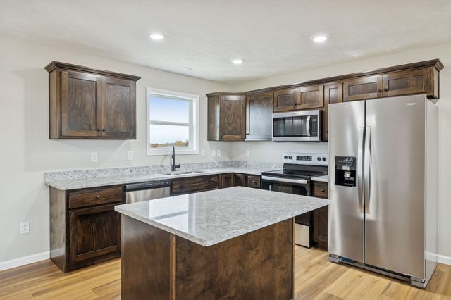 2649 Oak Knob Rd, Lafayette, TN 37083