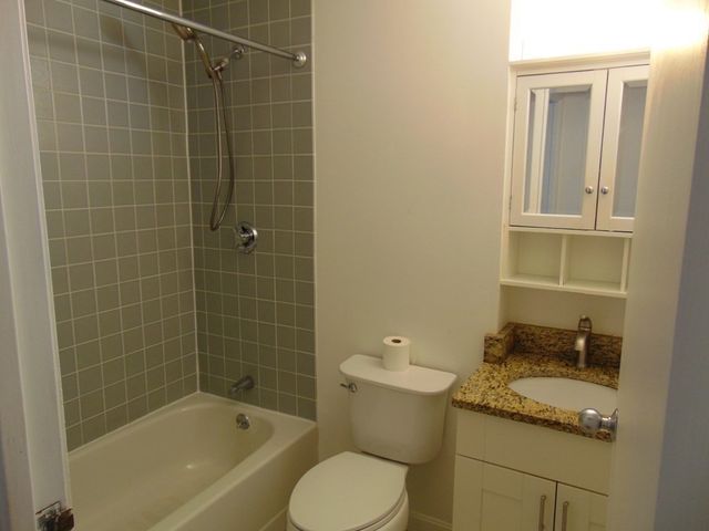 133 Commander Shea Blvd 621, Quincy, MA 02171