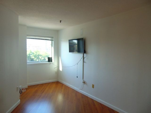 133 Commander Shea Blvd 621, Quincy, MA 02171