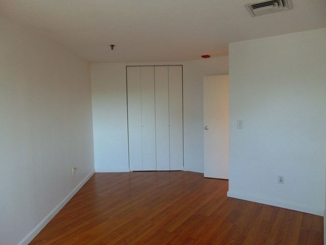 133 Commander Shea Blvd 621, Quincy, MA 02171