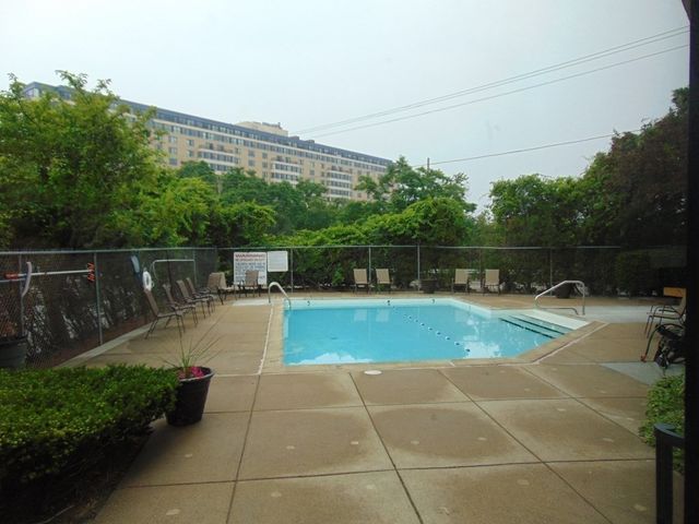 133 Commander Shea Blvd 621, Quincy, MA 02171