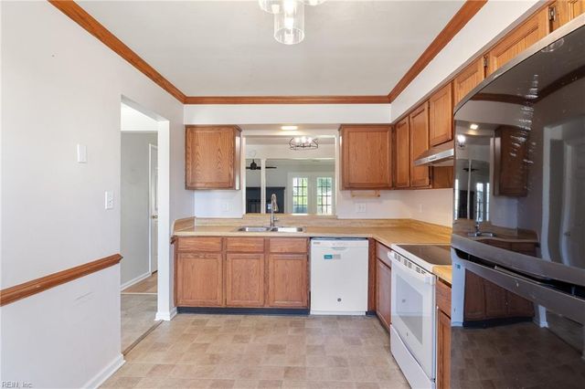 5250 Settlers Park DR, Virginia Beach, VA 23464