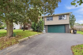 1807 Elmwood Drive, Lindenhurst, IL 60046