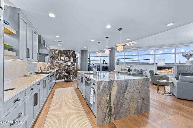 140 E RIO SALADO Parkway 804, Tempe, AZ 85281