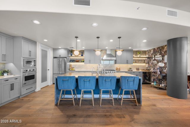 140 E RIO SALADO Parkway 804, Tempe, AZ 85281