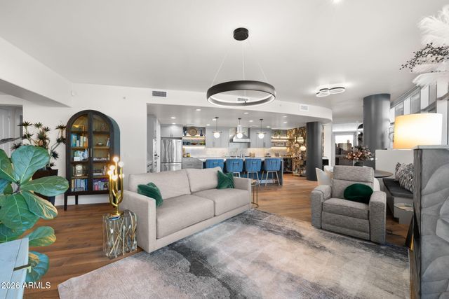 140 E RIO SALADO Parkway 804, Tempe, AZ 85281