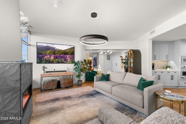 140 E RIO SALADO Parkway 804, Tempe, AZ 85281