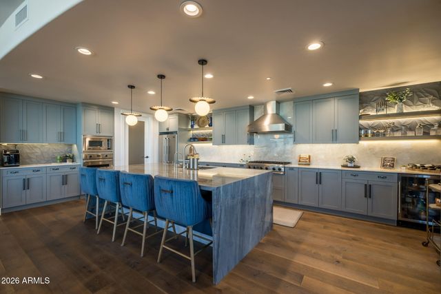 140 E RIO SALADO Parkway 804, Tempe, AZ 85281