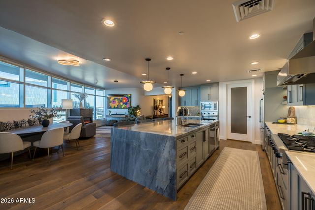 140 E RIO SALADO Parkway 804, Tempe, AZ 85281