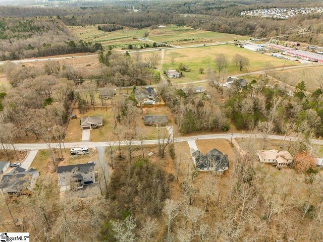 139 Randolph Court, Woodruff, SC 29388