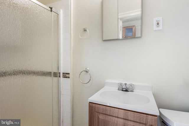 77 N KEYSTONE AVE, Upper Darby, PA 19082