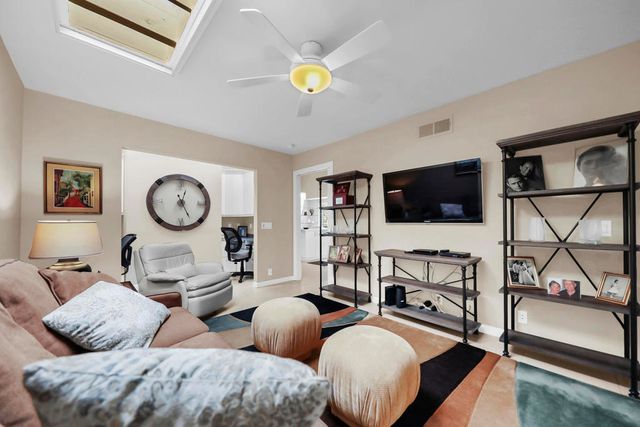 58 Lookout Drive, Palm Desert, CA 92211