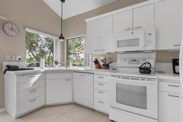 58 Lookout Drive, Palm Desert, CA 92211