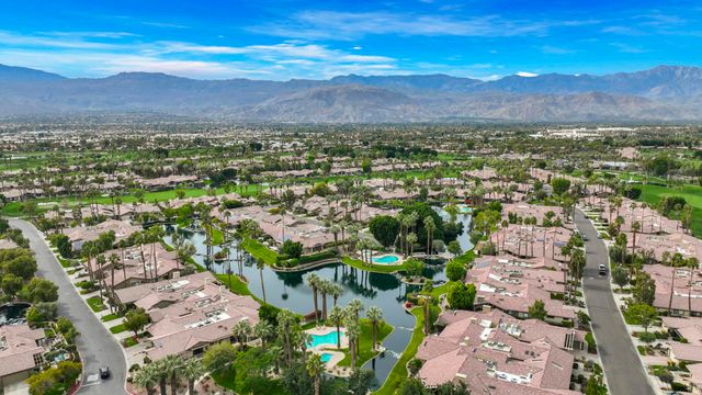 58 Lookout Drive, Palm Desert, CA 92211