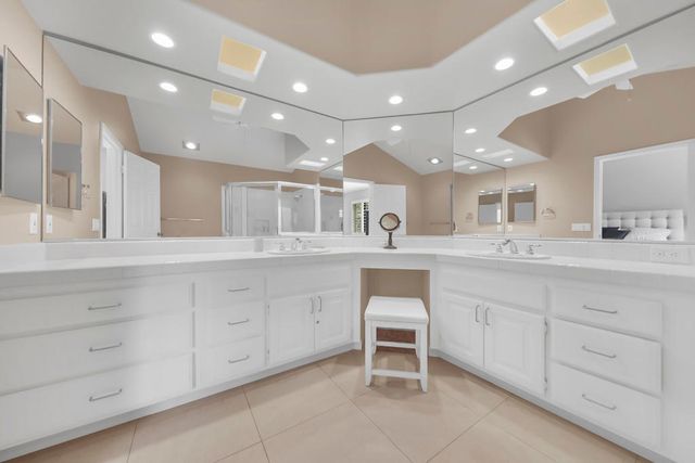 58 Lookout Drive, Palm Desert, CA 92211